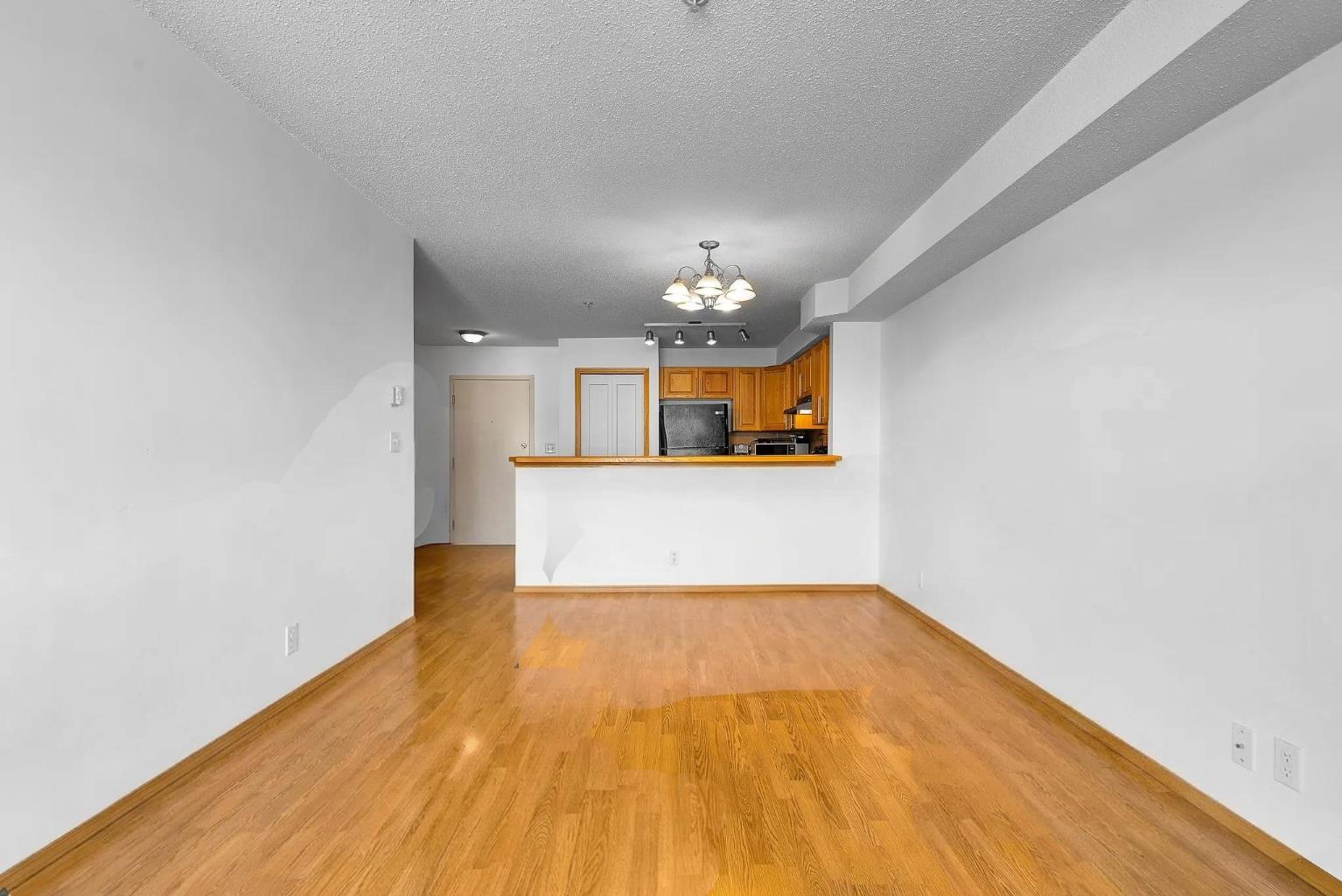 218, 92 Saddletree Court NE