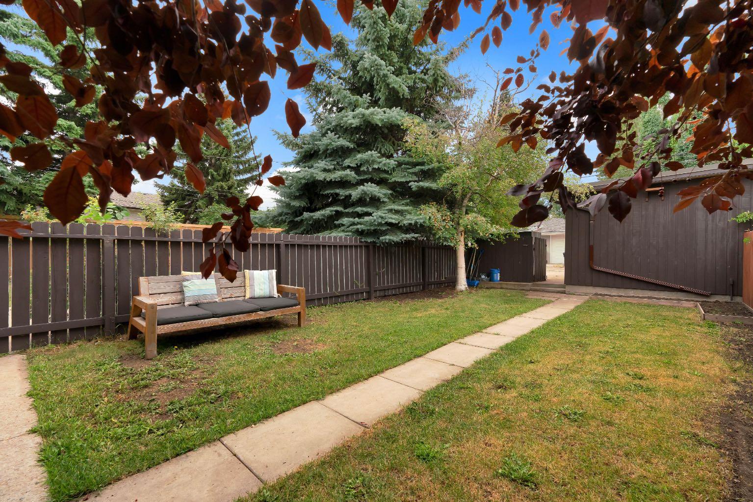 431 37 Street SW
