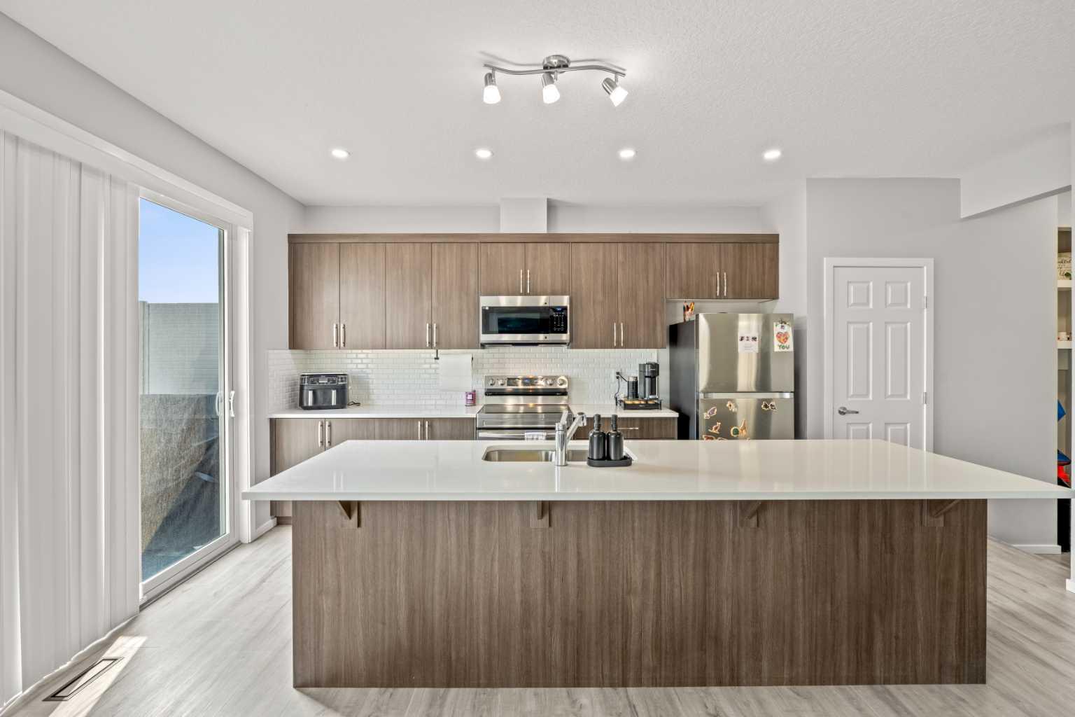 260 Carringham Way NW