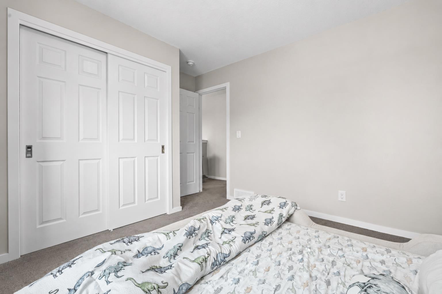 260 Carringham Way NW