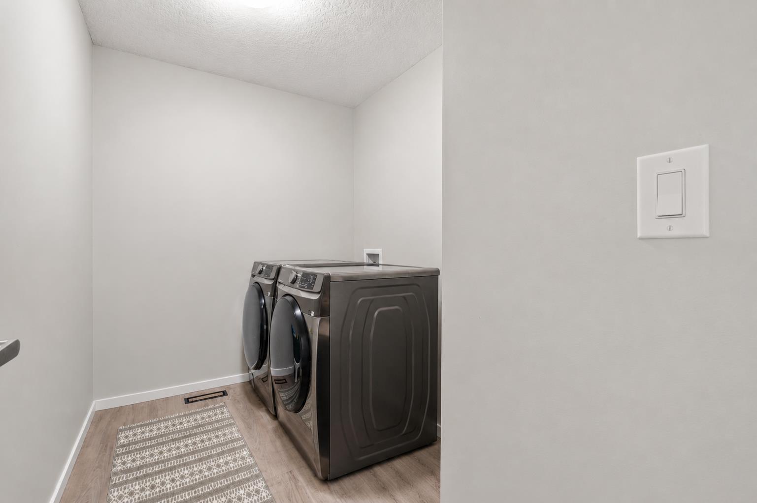 260 Carringham Way NW