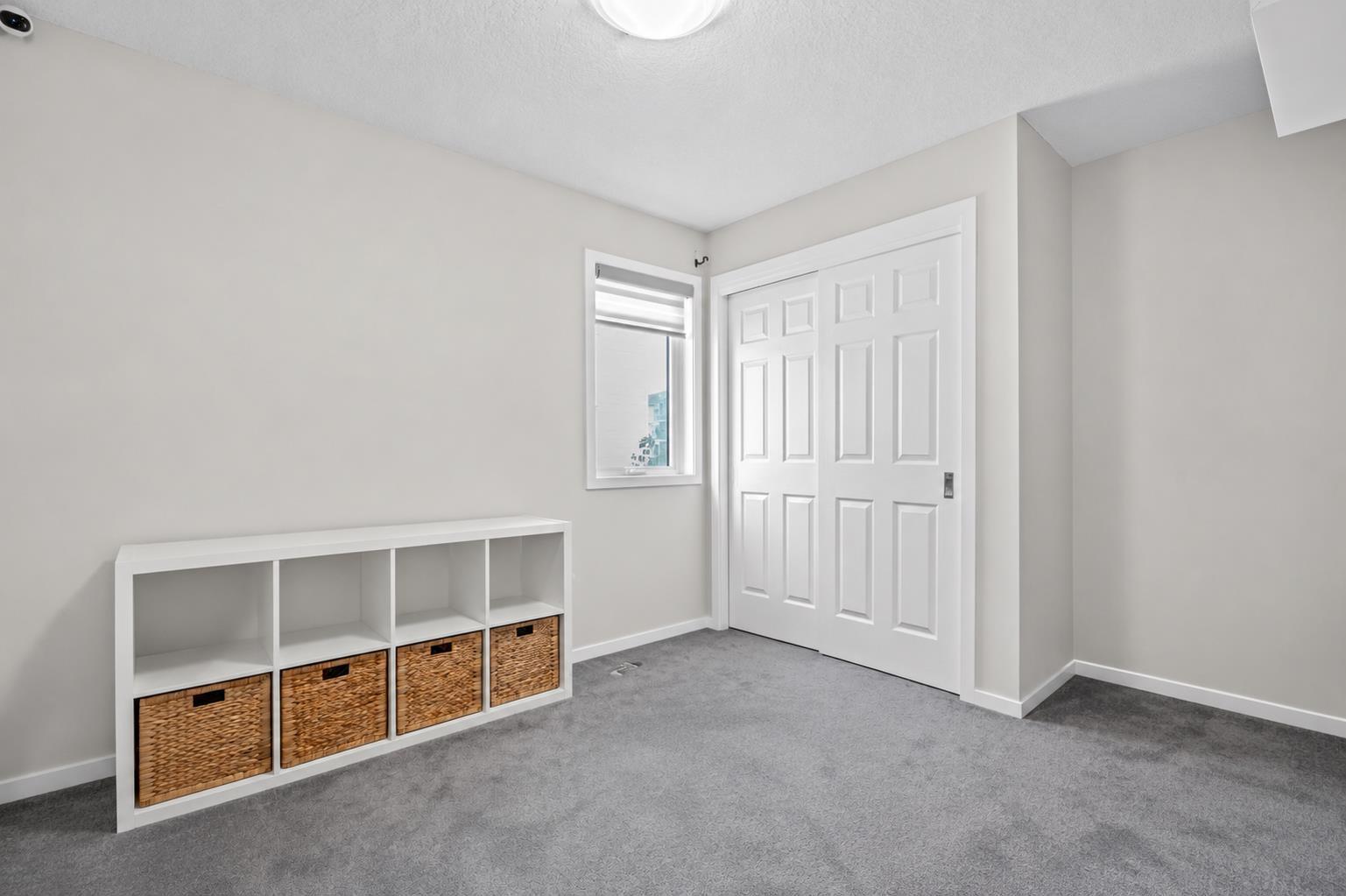 260 Carringham Way NW