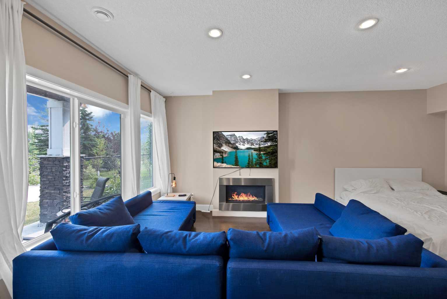 146 Canoe Crescent SW