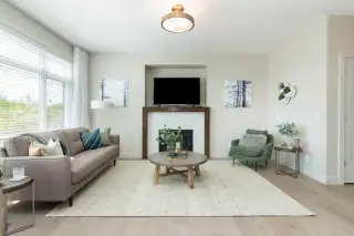 542 Rivercrest View 