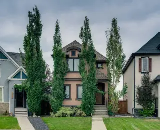 360 Marquis Heights SE