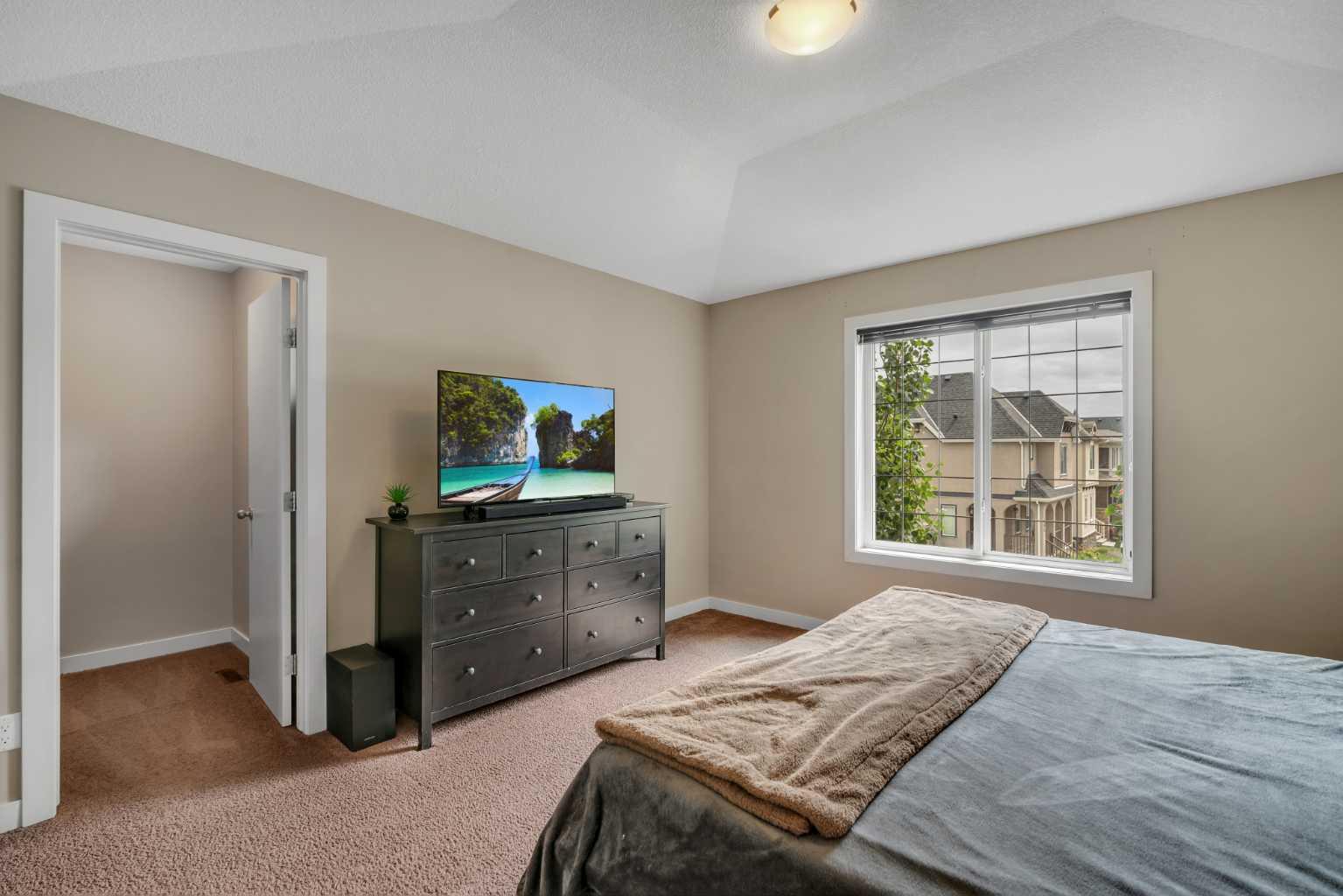 360 Marquis Heights SE