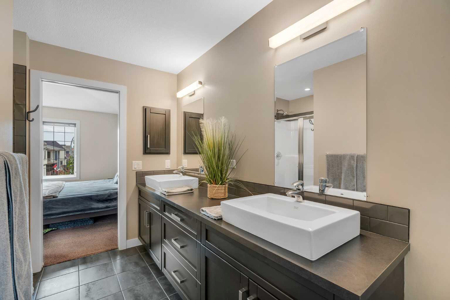 360 Marquis Heights SE