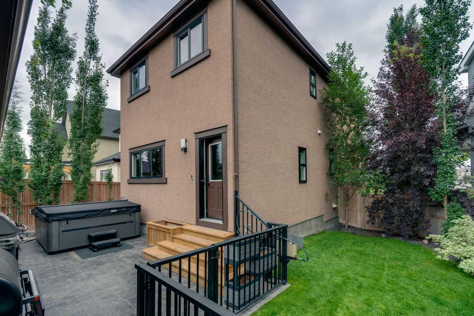 360 Marquis Heights SE