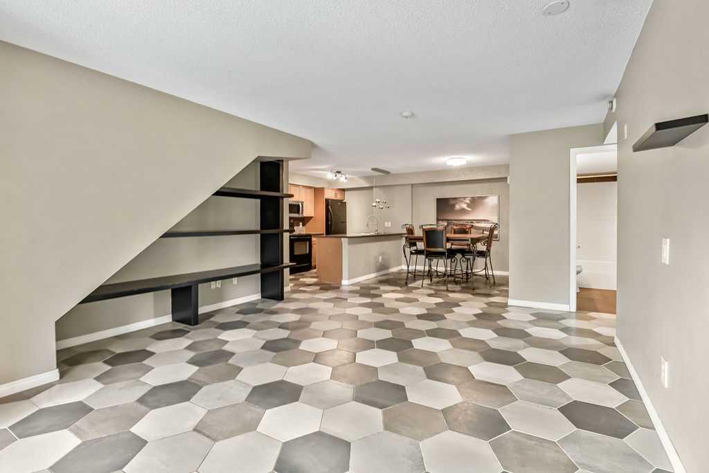 2, 21 Mckenzie Towne Gate SE