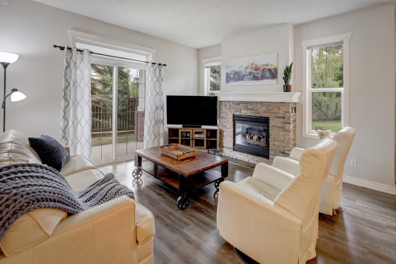 102, 39 Hidden Creek Place NW