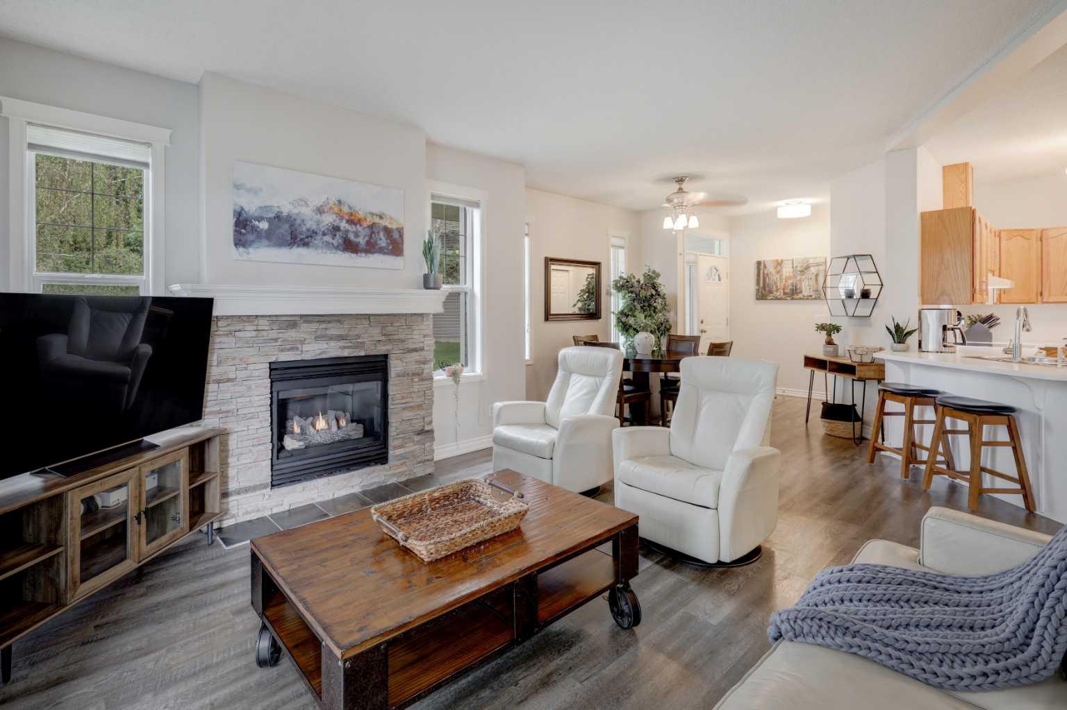 102, 39 Hidden Creek Place NW