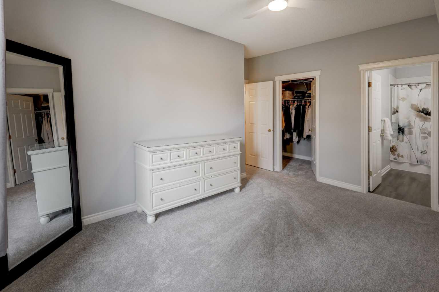 102, 39 Hidden Creek Place NW