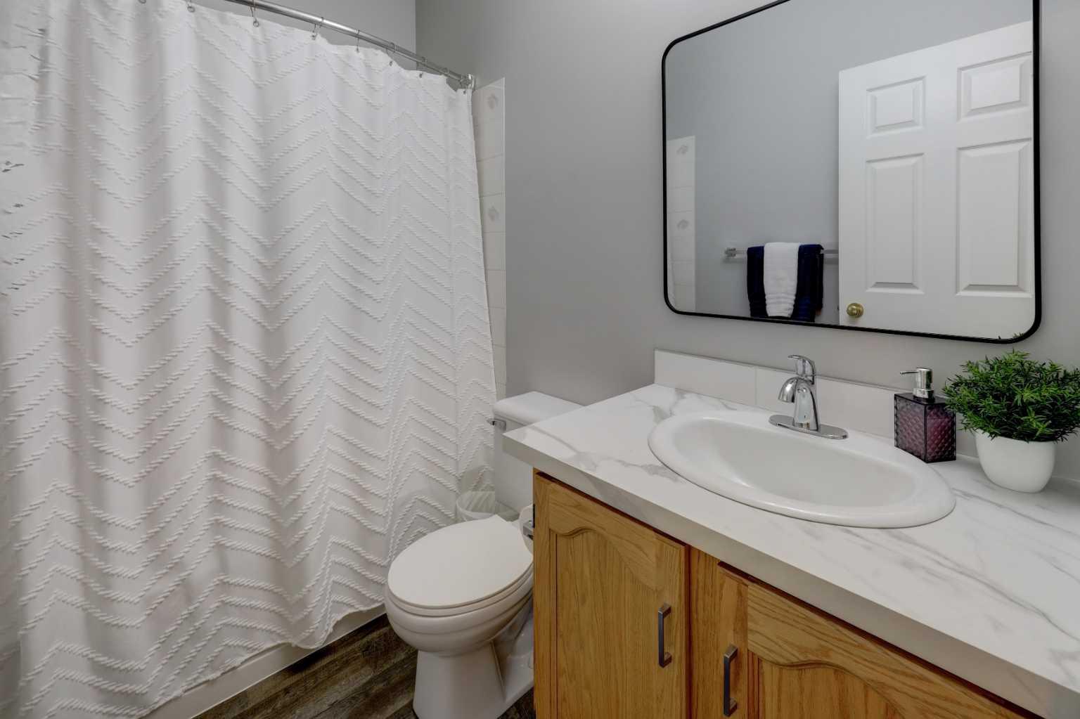 102, 39 Hidden Creek Place NW