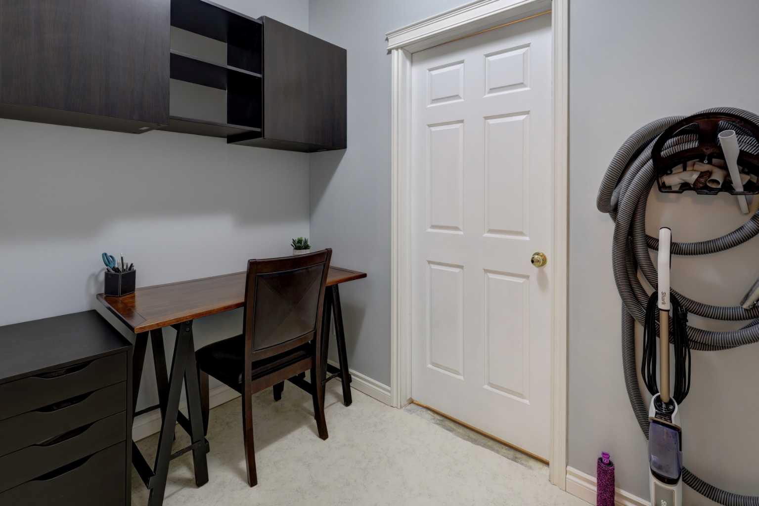 102, 39 Hidden Creek Place NW