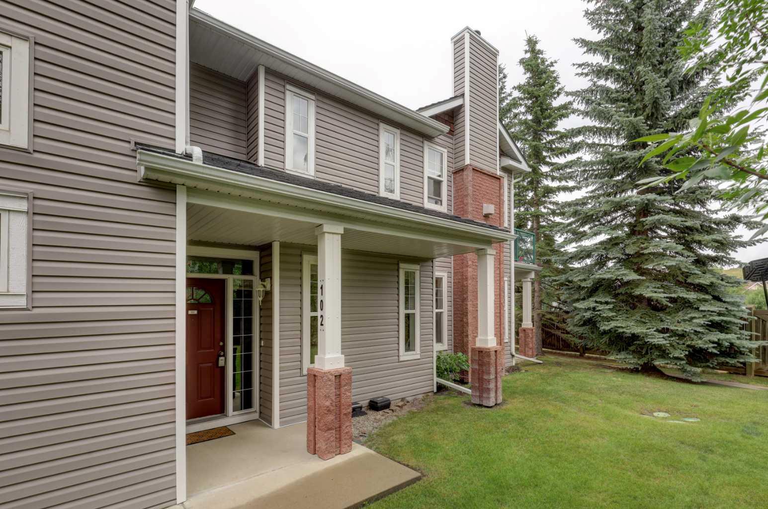 102, 39 Hidden Creek Place NW
