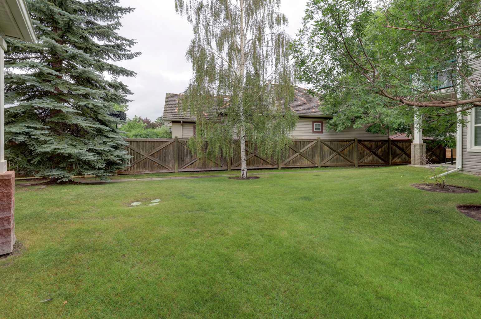 102, 39 Hidden Creek Place NW