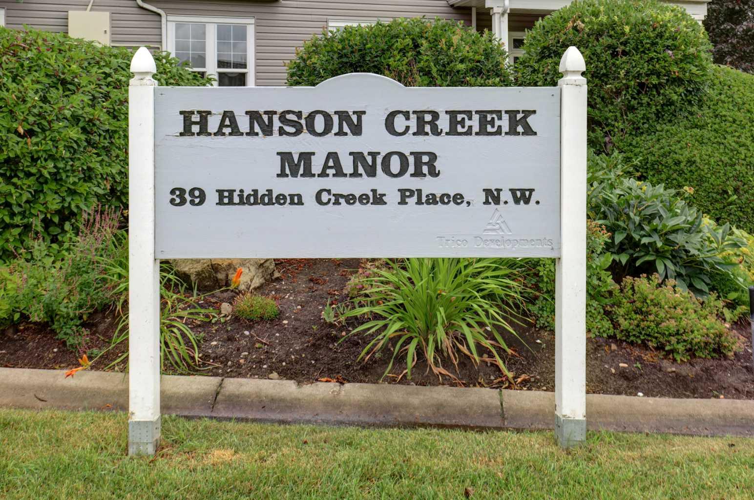 102, 39 Hidden Creek Place NW