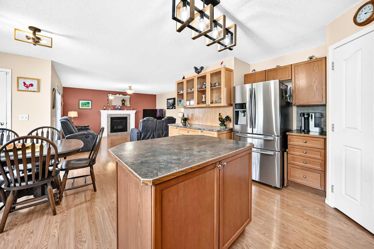 325 Luxstone Green SW