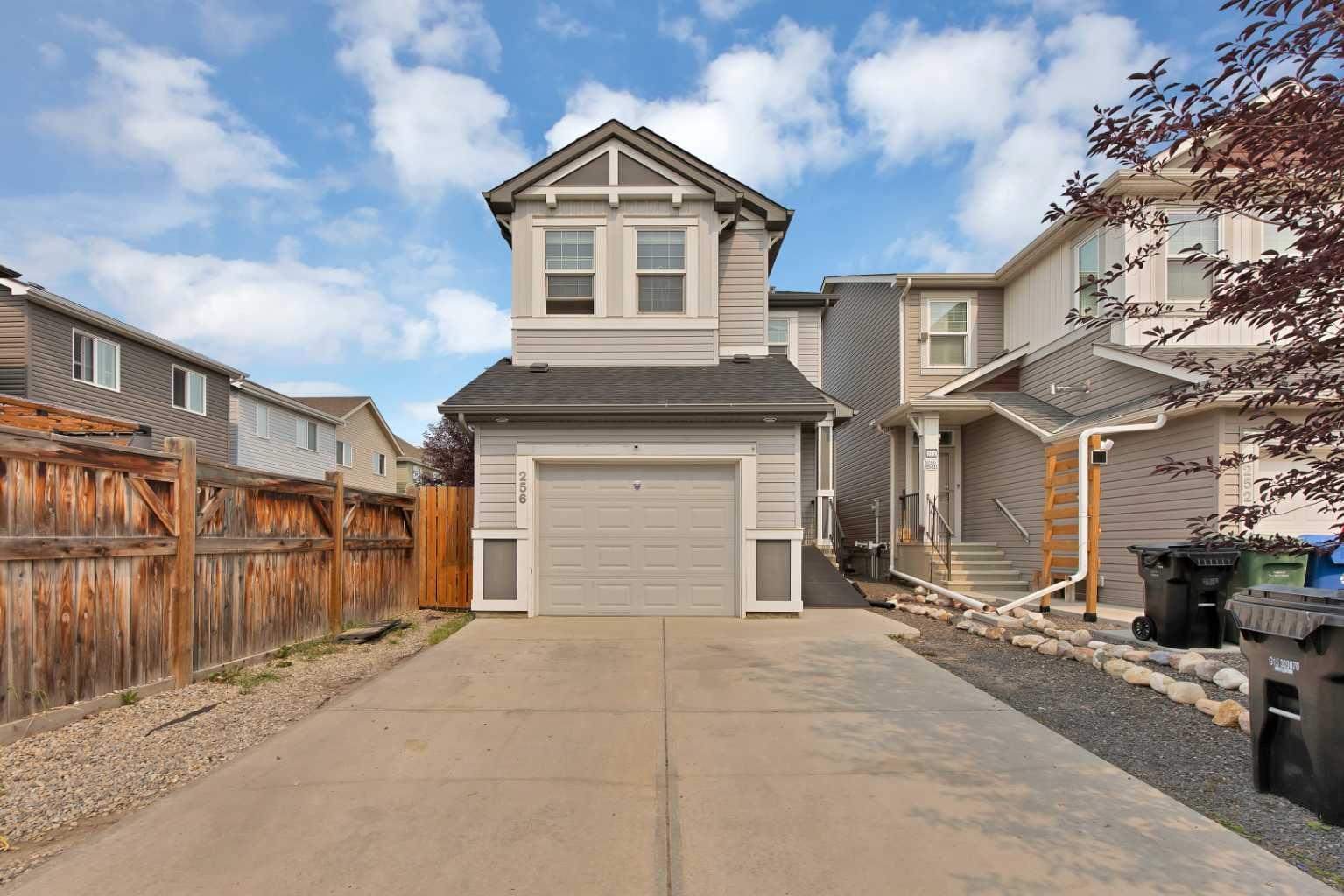 256 Auburn Glen Close SE
