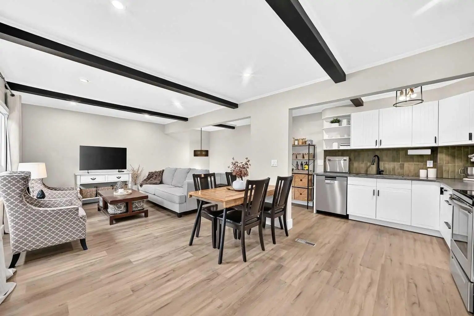 1702, 11010 Bonaventure Drive SE