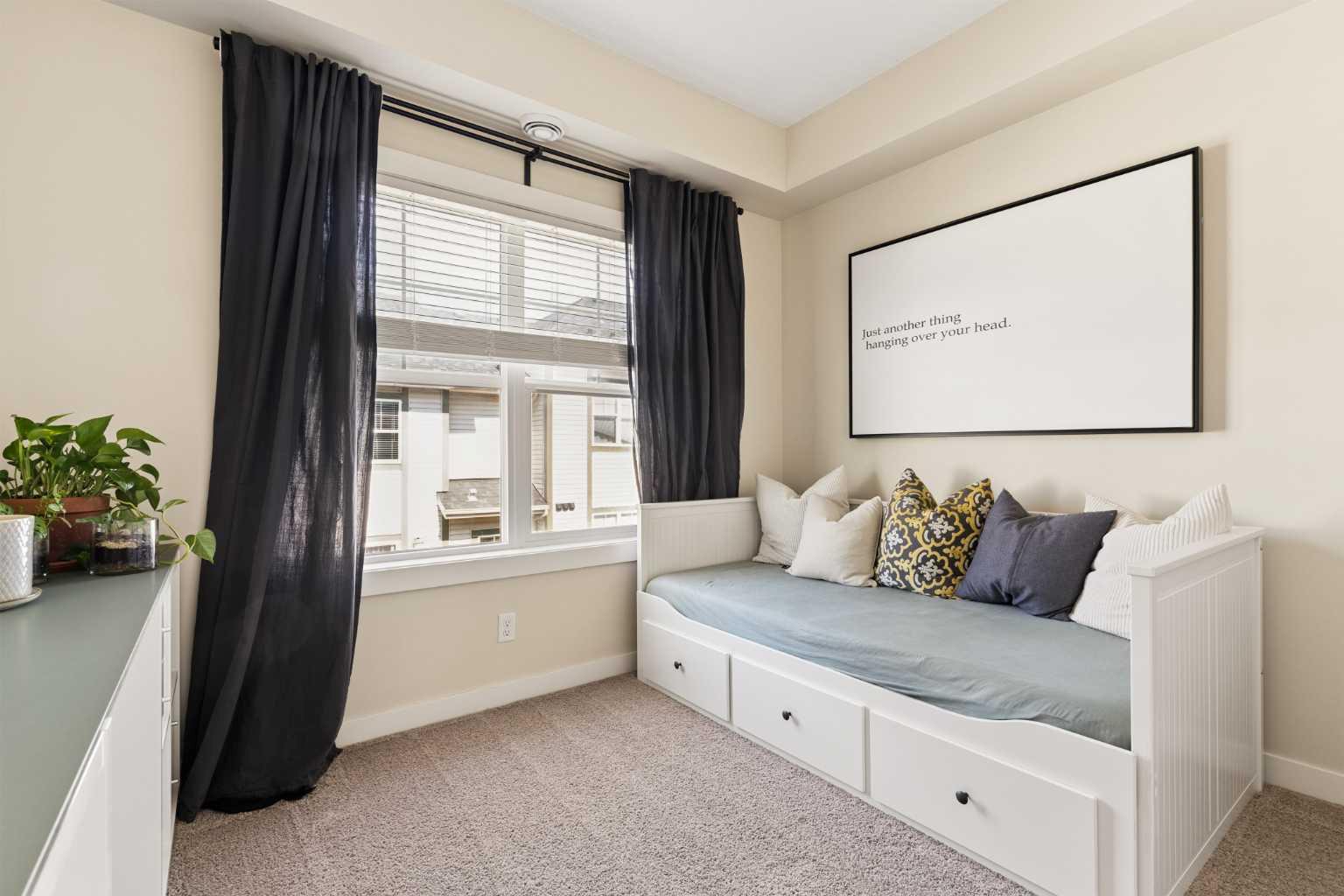 945 Mckenzie Towne Manor SE