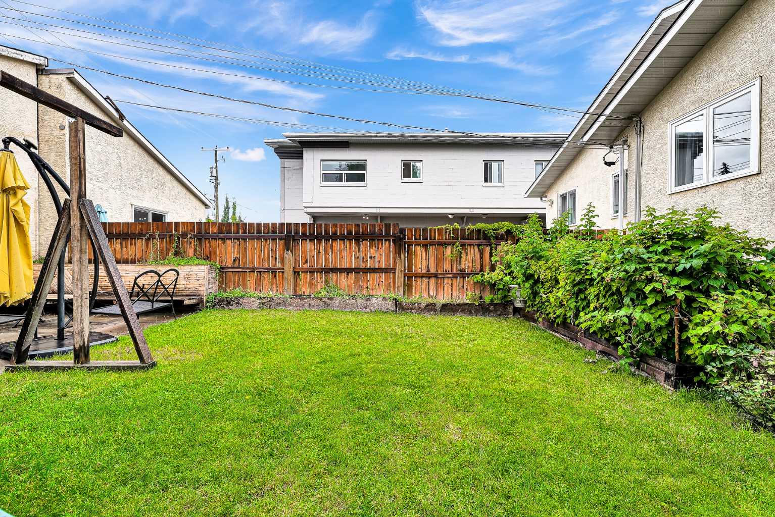 2807 29 Street SW
