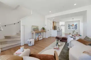 425 Clydesdale Avenue 