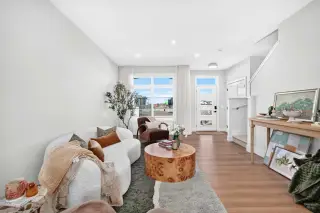 425 Clydesdale Avenue 