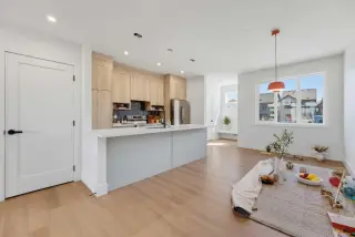 425 Clydesdale Avenue 