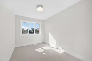 425 Clydesdale Avenue 