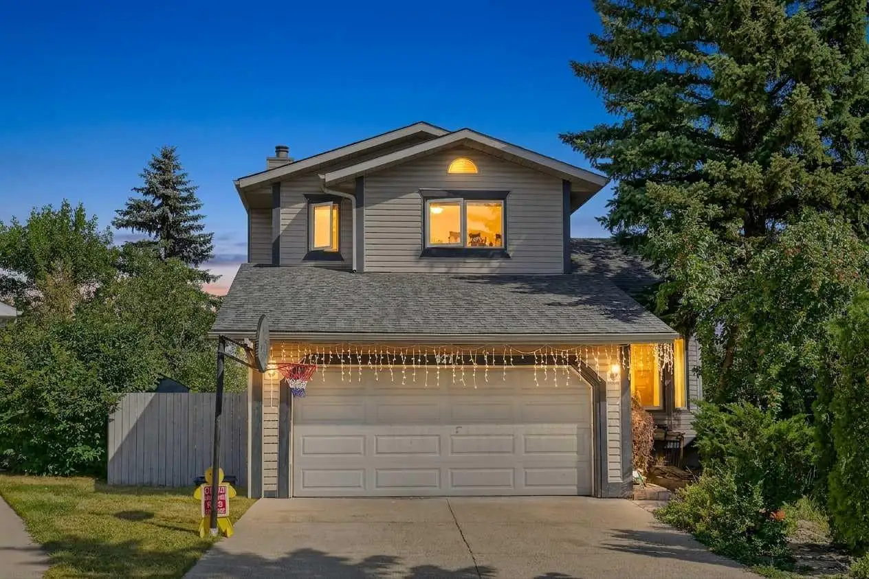 627 Macewan Valley Road NW
