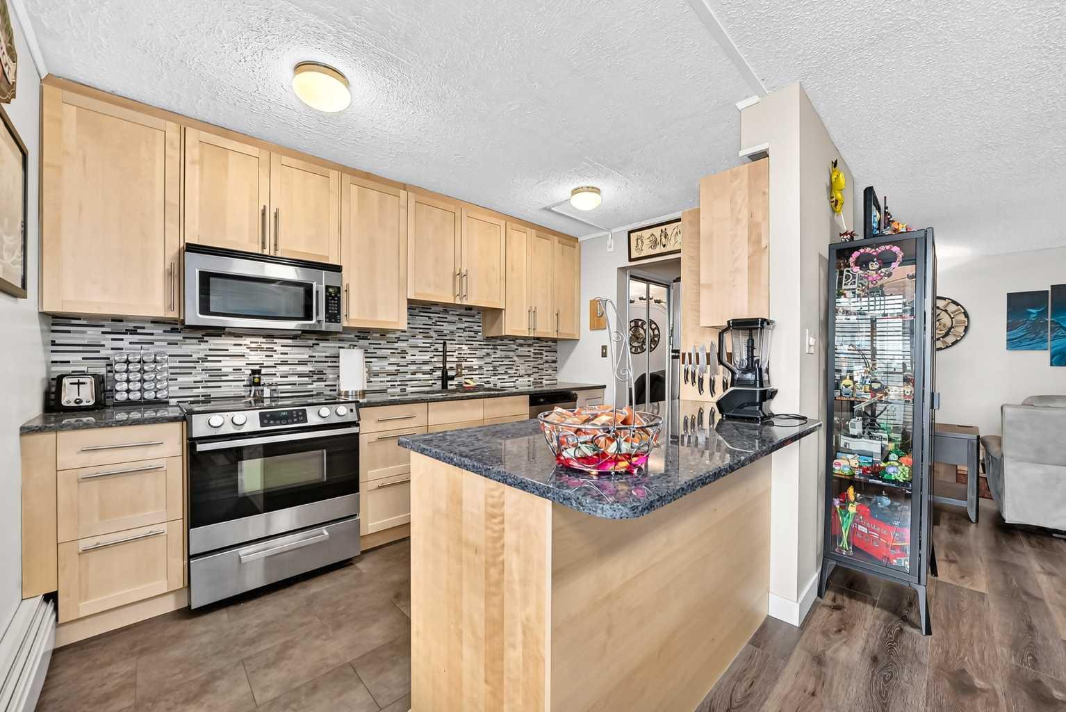 101, 300 Meredith Road NE