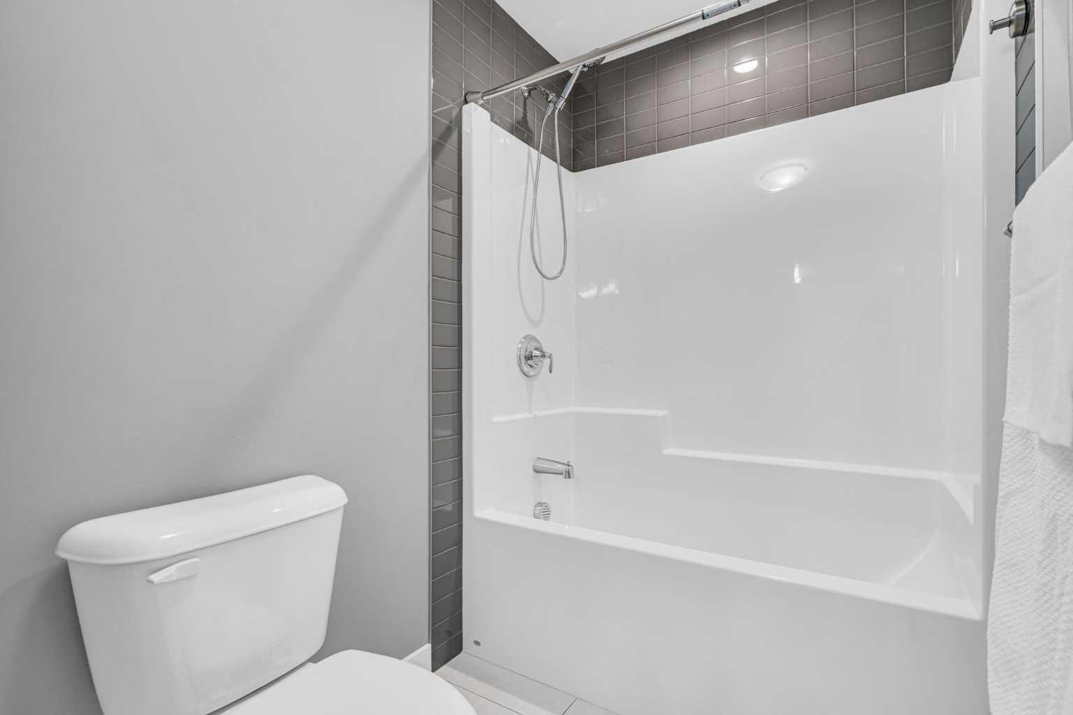 49 Creekside Avenue SW