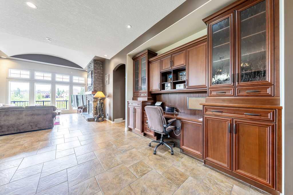 22 Tuscany Estates Crescent NW