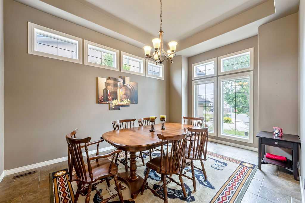 22 Tuscany Estates Crescent NW