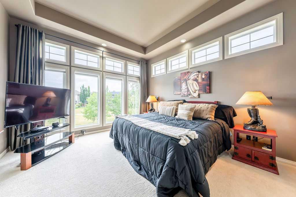 22 Tuscany Estates Crescent NW