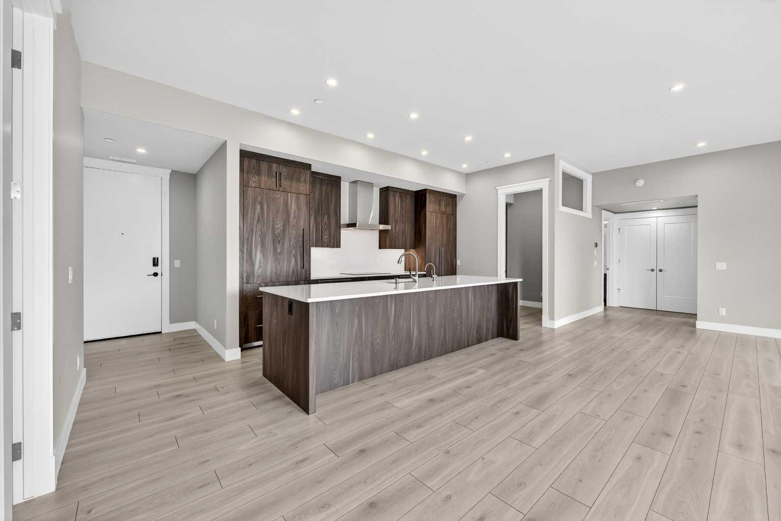 302, 275 Lebel Crescent NW