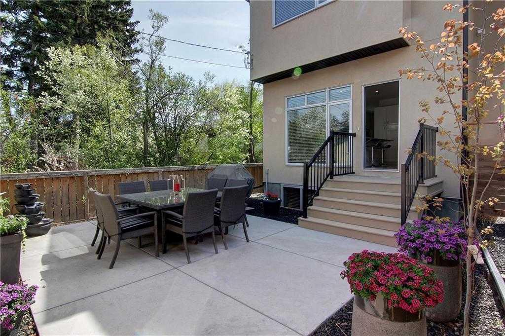 2728 Cochrane Road NW