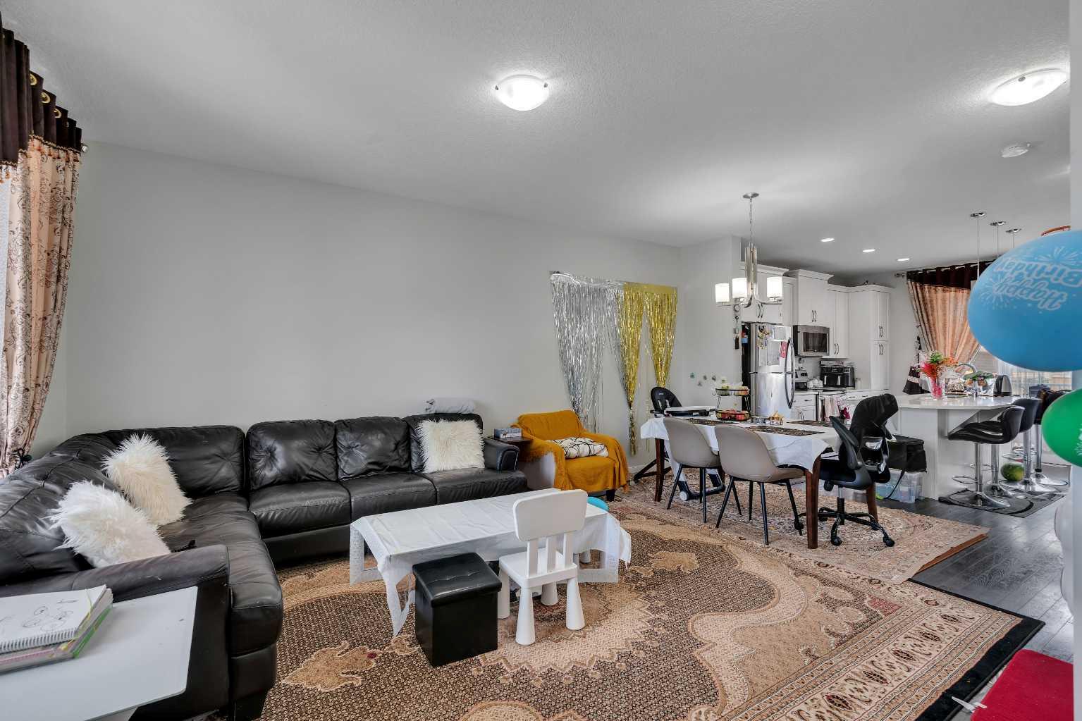 552 Redstone Drive NE
