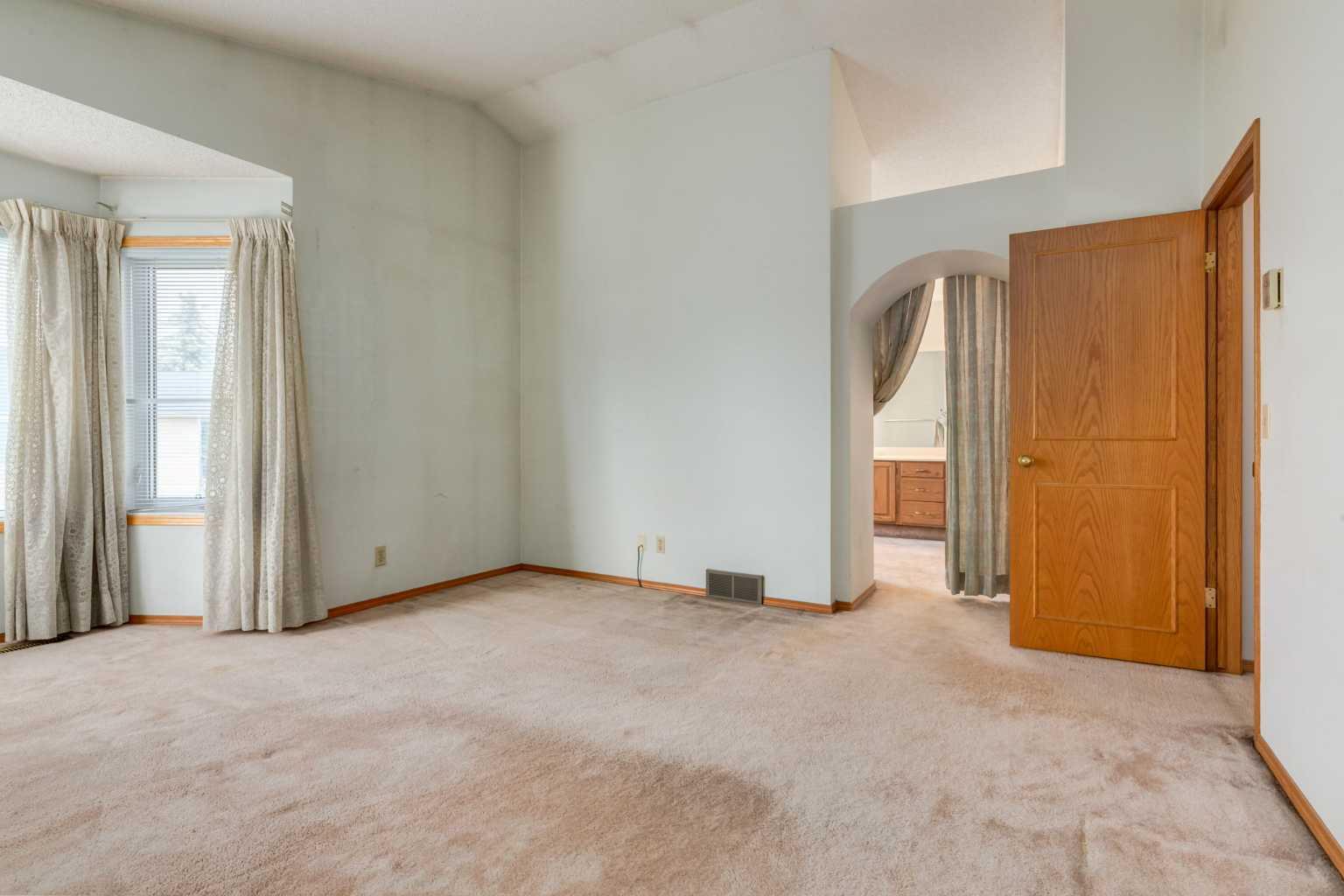 183 Edgevalley Circle NW