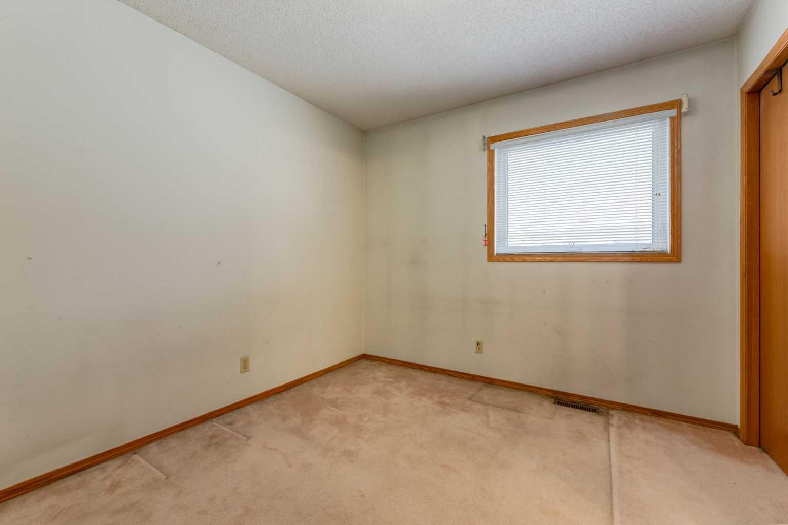 183 Edgevalley Circle NW