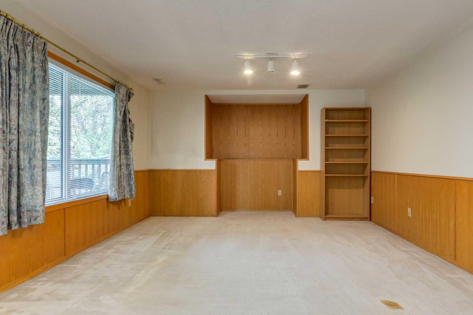 183 Edgevalley Circle NW