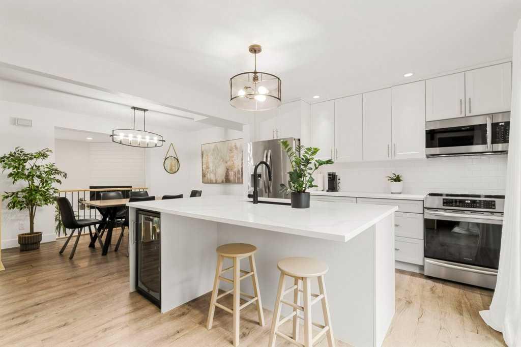 3909 Point Mckay Road NW