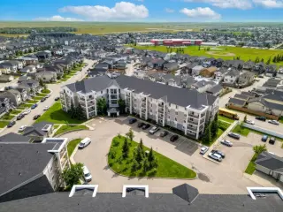 2102, 333 Taravista Drive NE