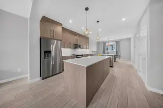 1044 West Lakeview Drive 