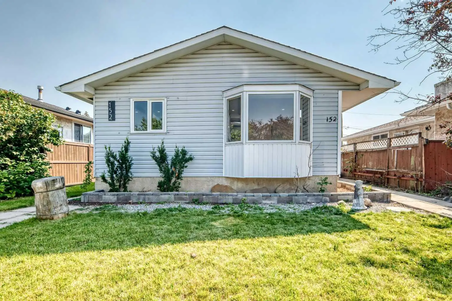 152 Maranda Close NE