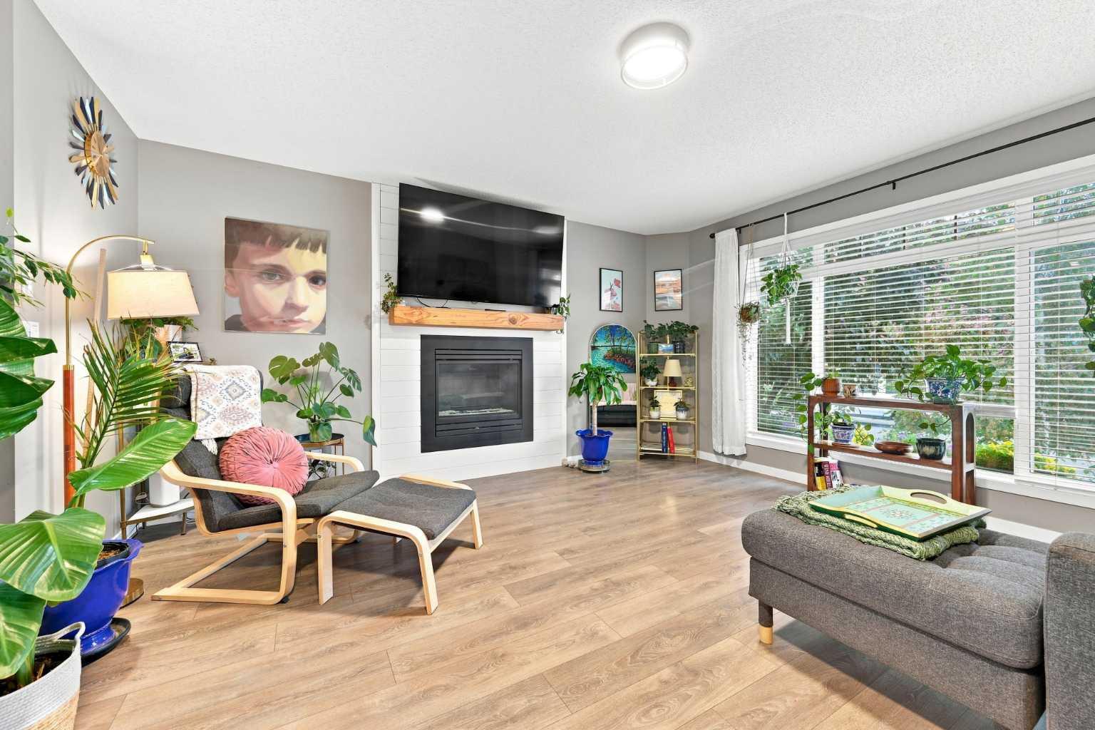 106 Autumn Crescent SE