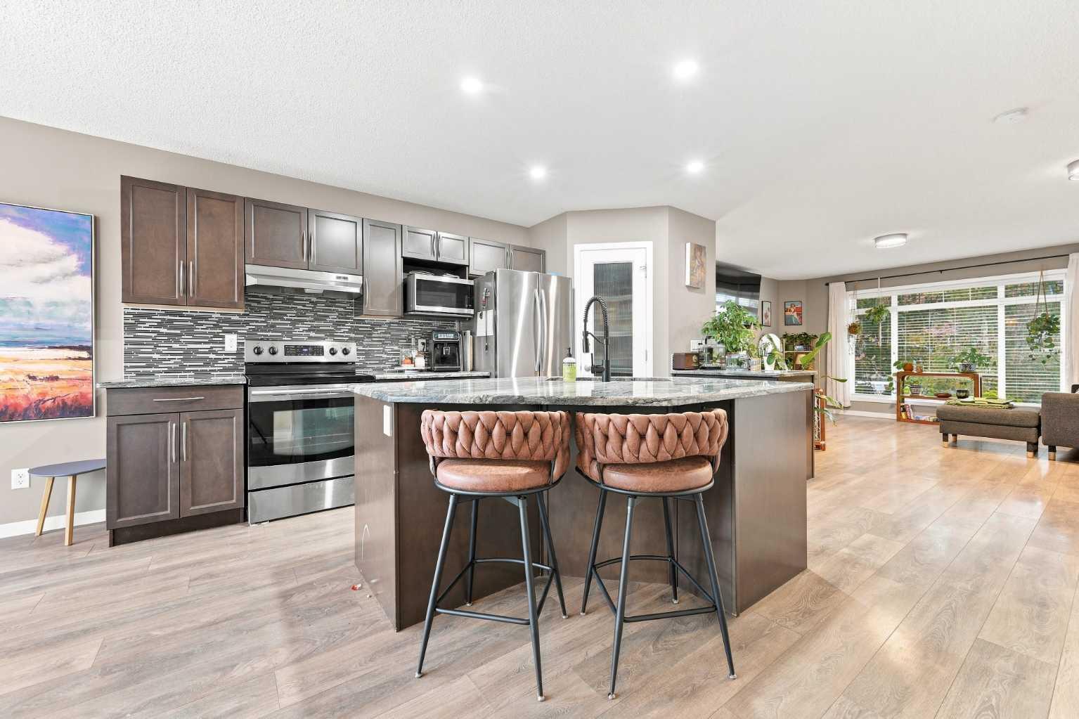 106 Autumn Crescent SE