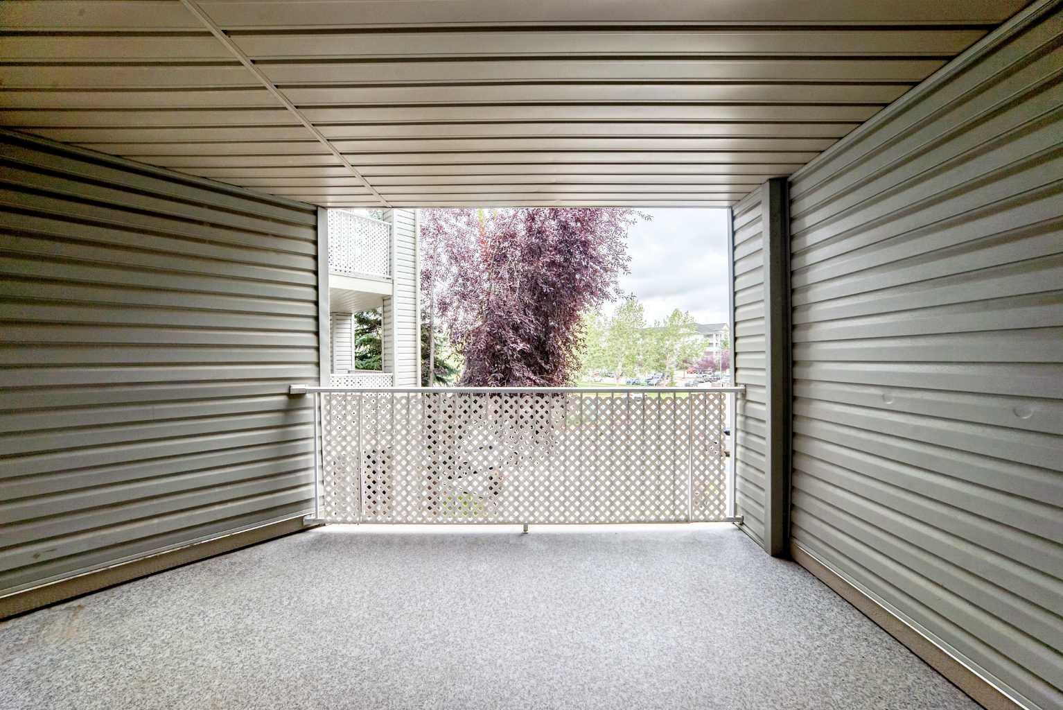 5208A, 604 8 Street SW