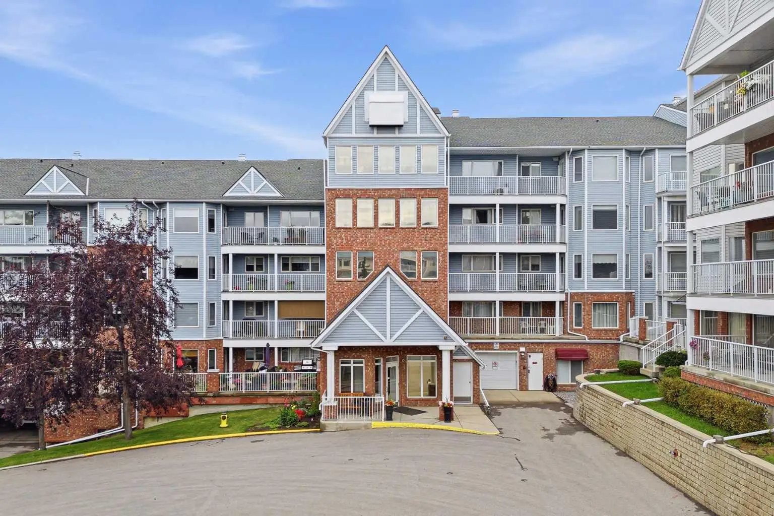 3102, 3102 Hawksbrow Point NW